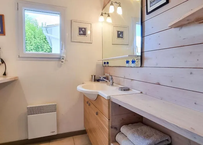 Au Lieu La Passe , Individuelle De Plain Pied, Avec Beaucoup De Charme * La Couarde-sur-Mer